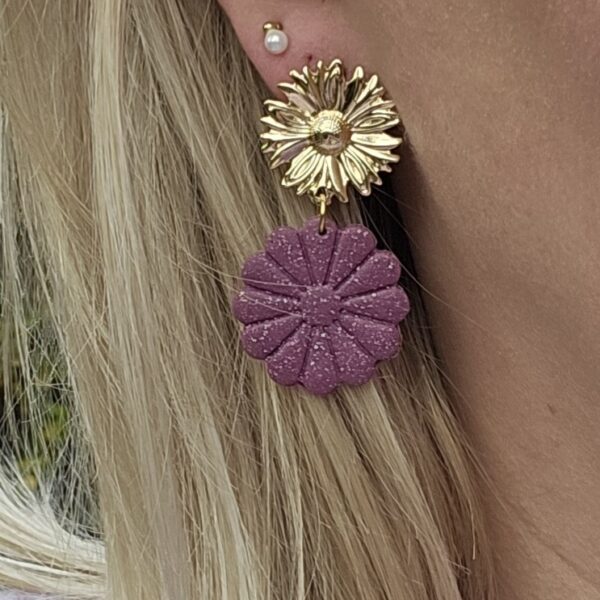 Oorbellen bloem goud paars